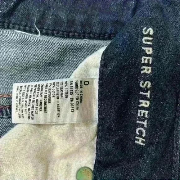 American Eagle Denim Shorts Frayed Hem - Picture 4 of 6